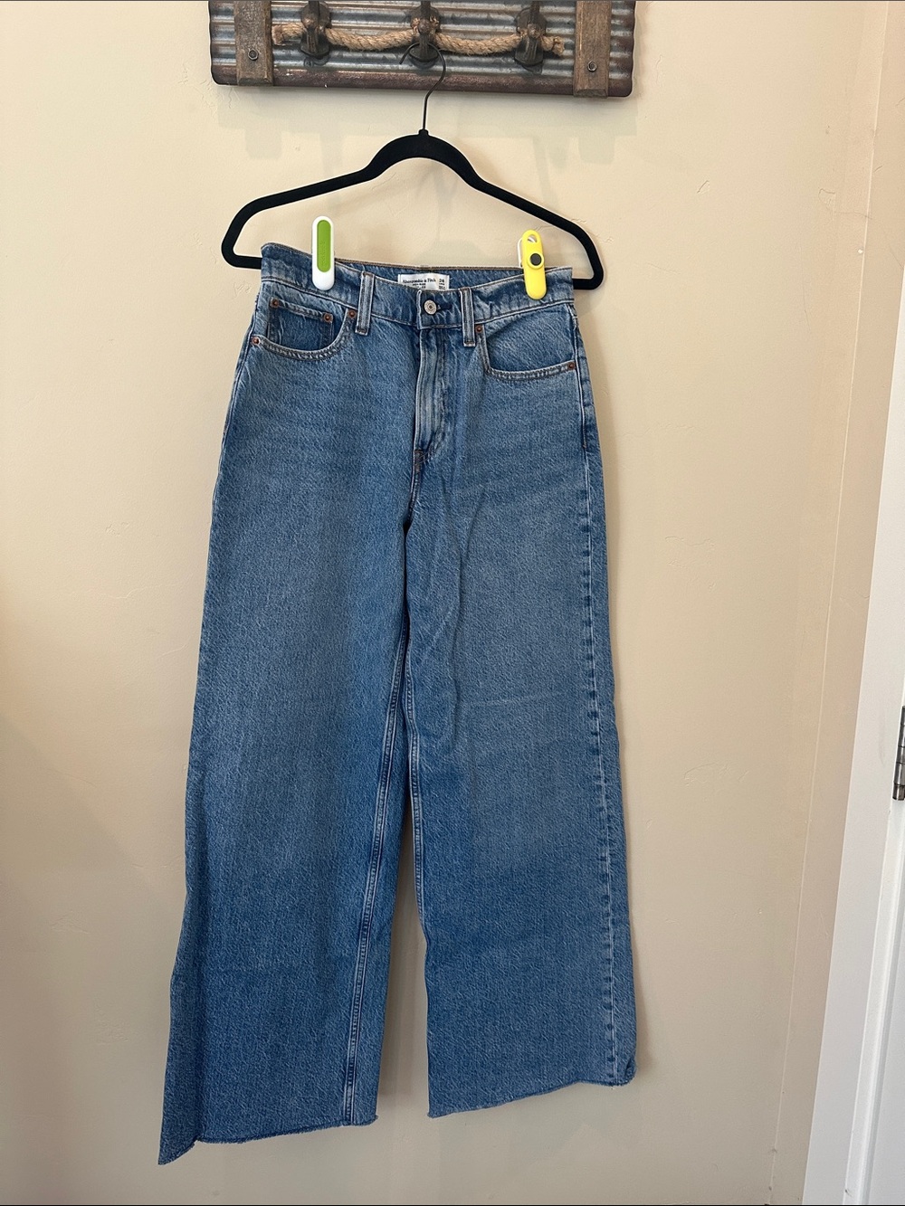 Abercrombie & Fitch High Rise Wide Leg Jean